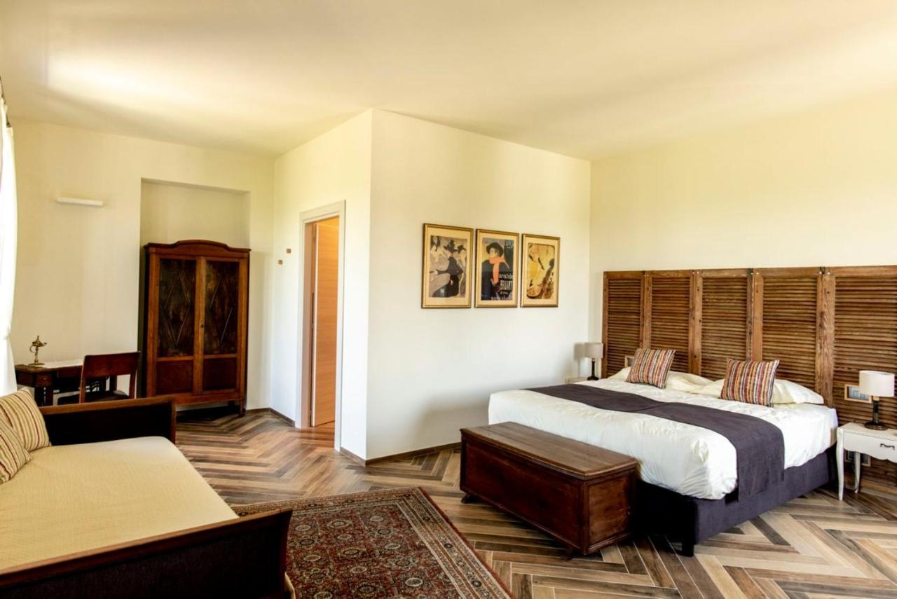 Le Vecchie Persiane - Bed & Breakfast Diano d'Alba Exterior photo